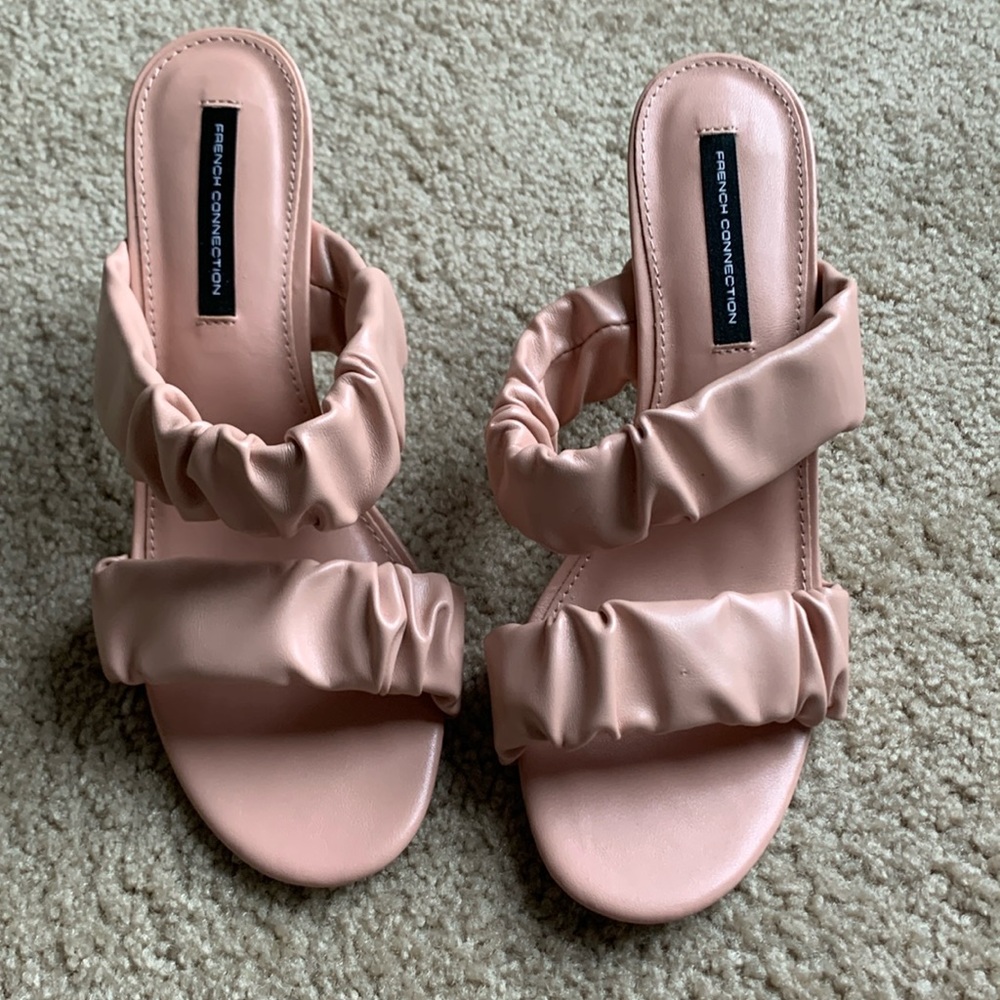 NWOB Blush pink heels